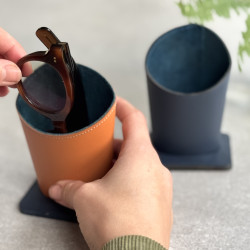 Recycled Leather Glasses Stand